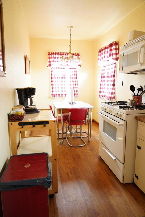 Hillcrest Suites & Cabins บิ๊กแบร์เลค ภายนอก รูปภาพ