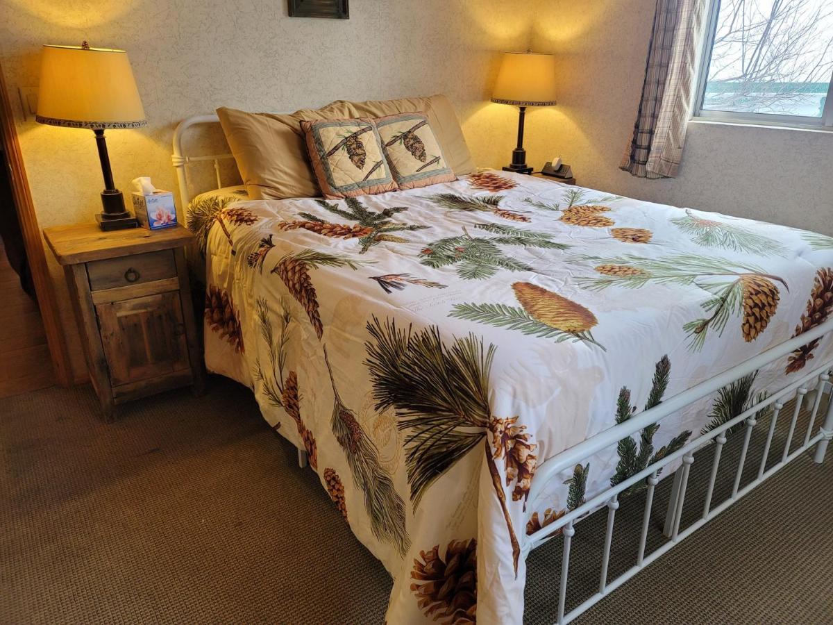 Hillcrest Suites & Cabins บิ๊กแบร์เลค ภายนอก รูปภาพ