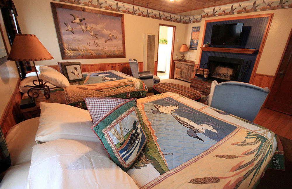 Hillcrest Suites & Cabins บิ๊กแบร์เลค ภายนอก รูปภาพ